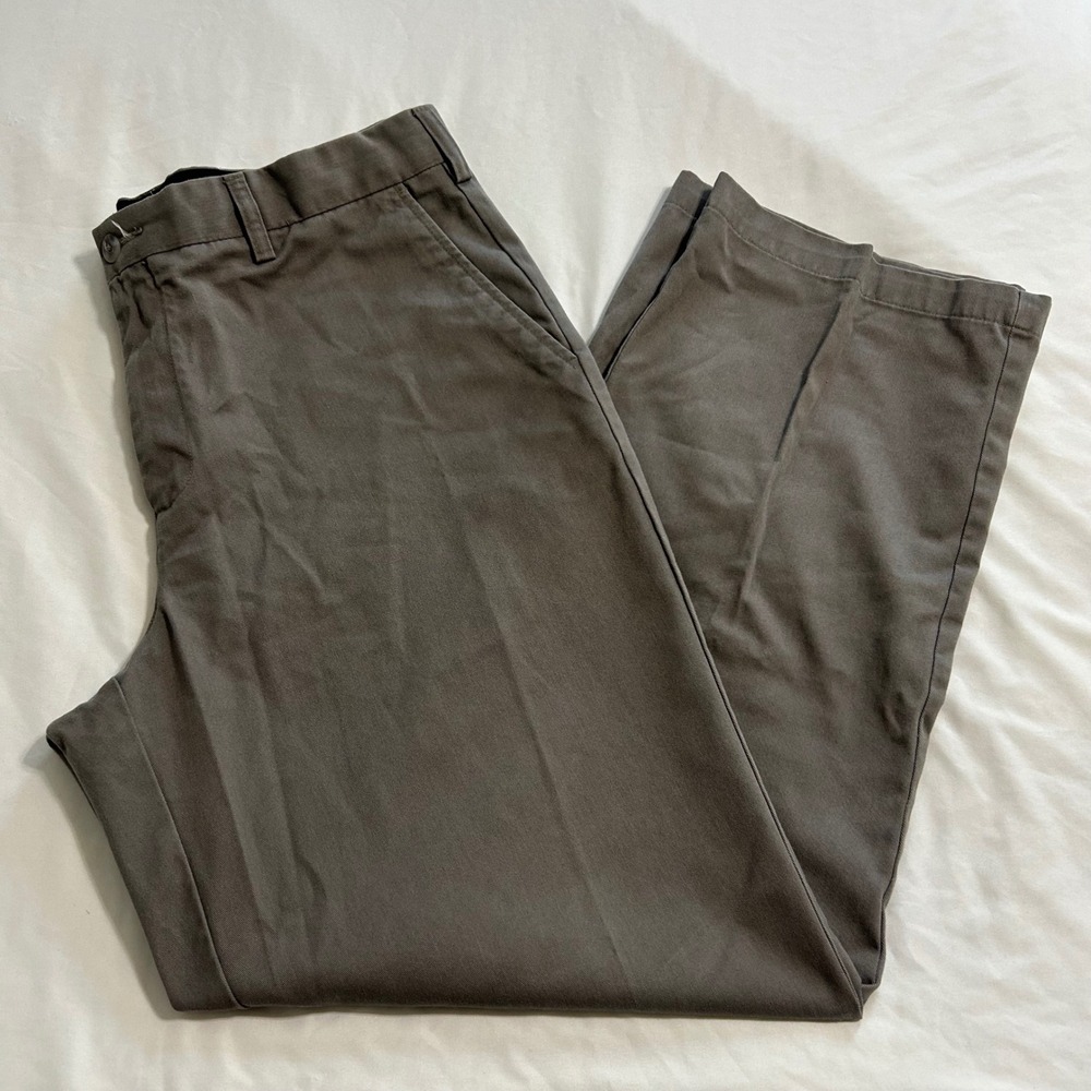 Croft & Barrow Mens Classic Fit Flat Front Chinos Taupe Gray 36x32 RN73277